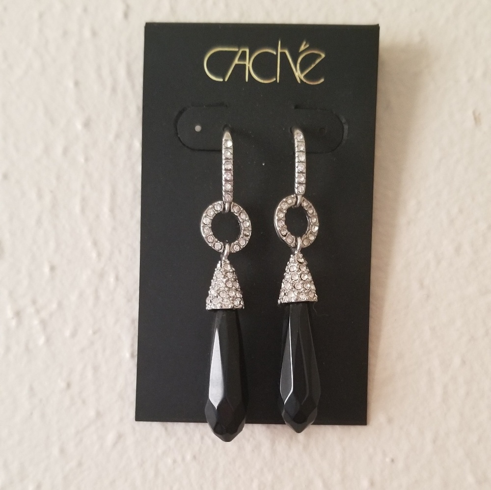 Cache drop earrings
